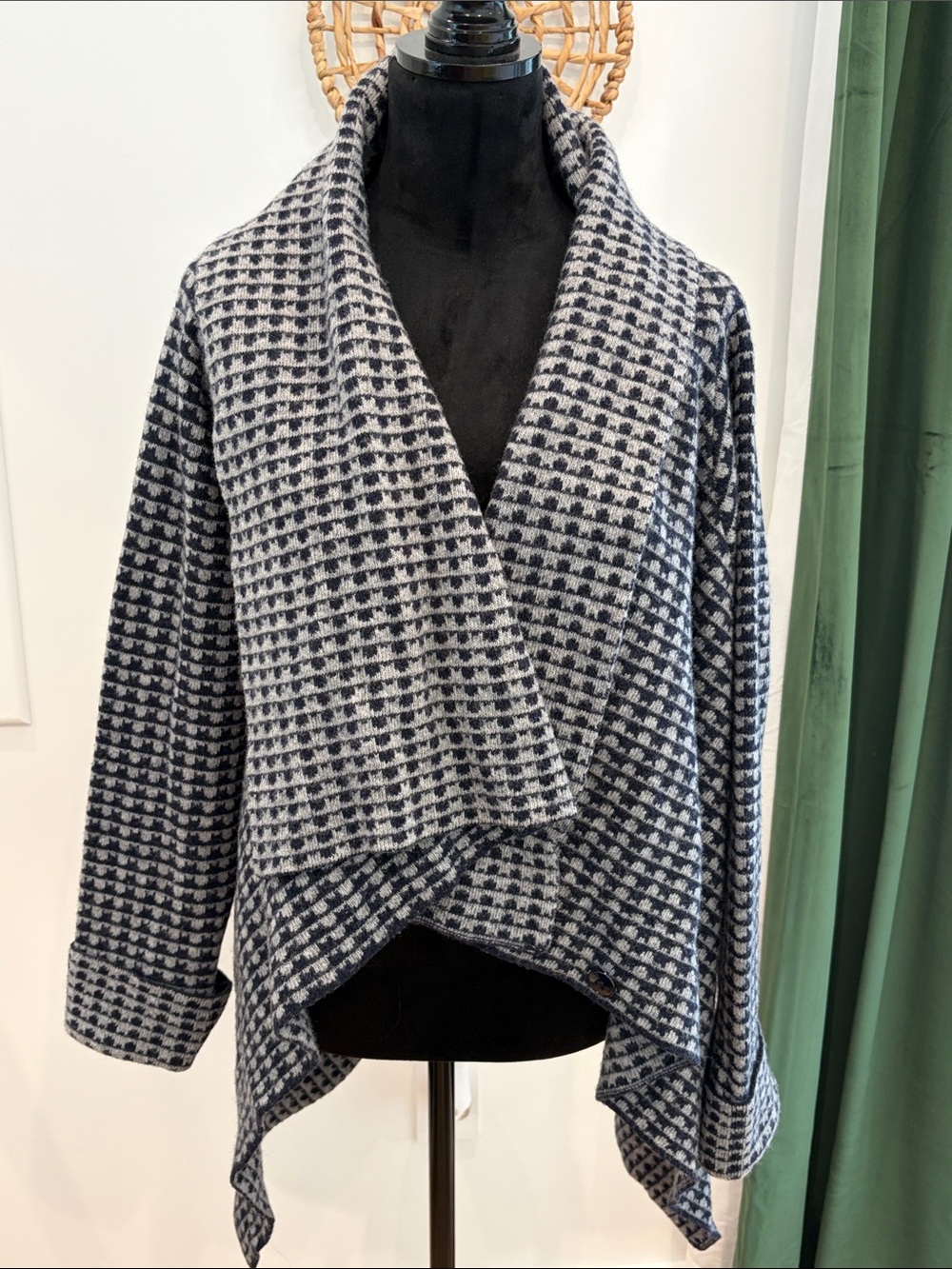 Open-Front Houndstooth Draped Cardigan Shrug - Navy & Gray